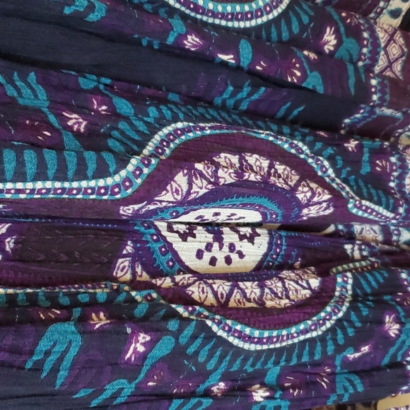 Woman's Skirt - Picture 2 of 2